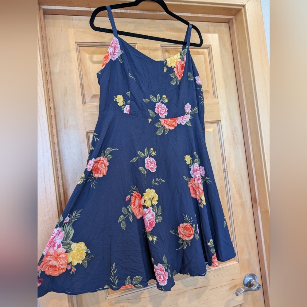 Old Navy Navy Floral Mini Dress - Picture 4 of 10